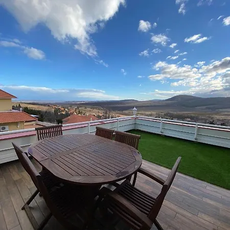 Hillside Apartman Dunaszentmiklos