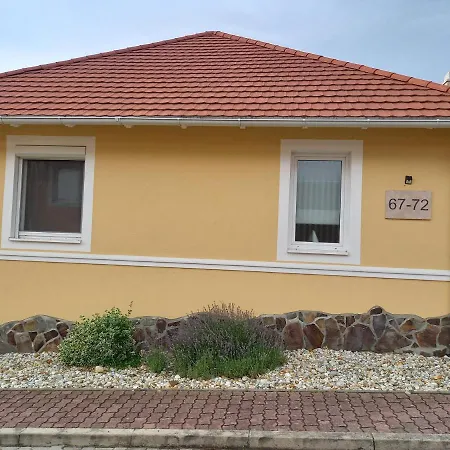 Hillside Apartman * Dunaszentmiklos
