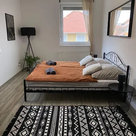 Hillside Apartman Apartment